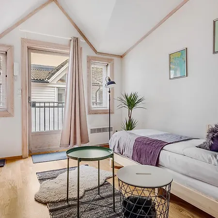 Sg Apartment *